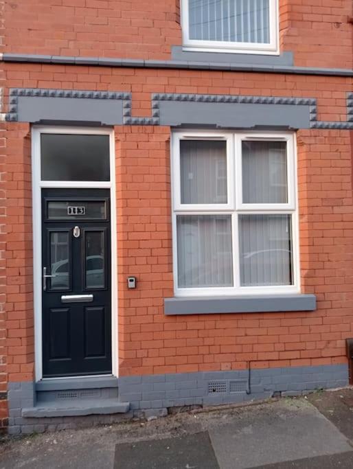 Roovi'S Nest Villa Nottingham Exterior photo